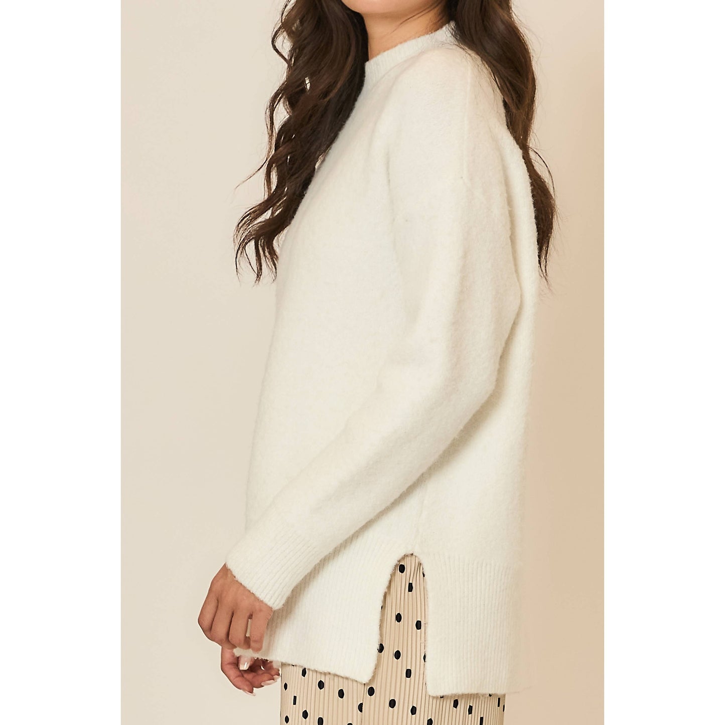 CREAM KNIT OVERSIZE SWEATER
