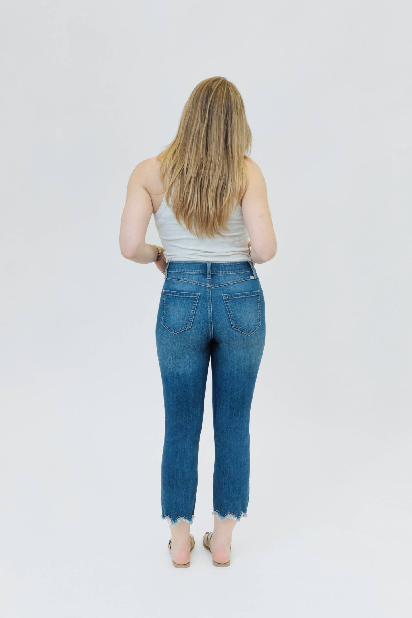 ACE 25" CROP/CAPRI SCALLOPED & FRAYED HEM