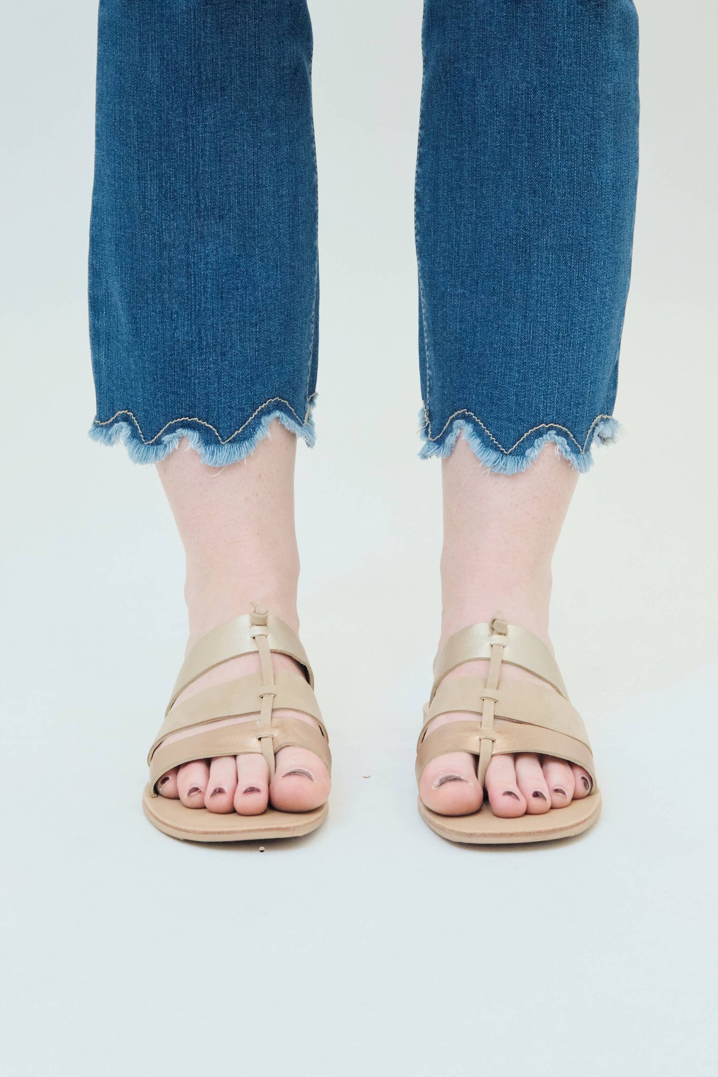 ACE 25" CROP/CAPRI SCALLOPED & FRAYED HEM