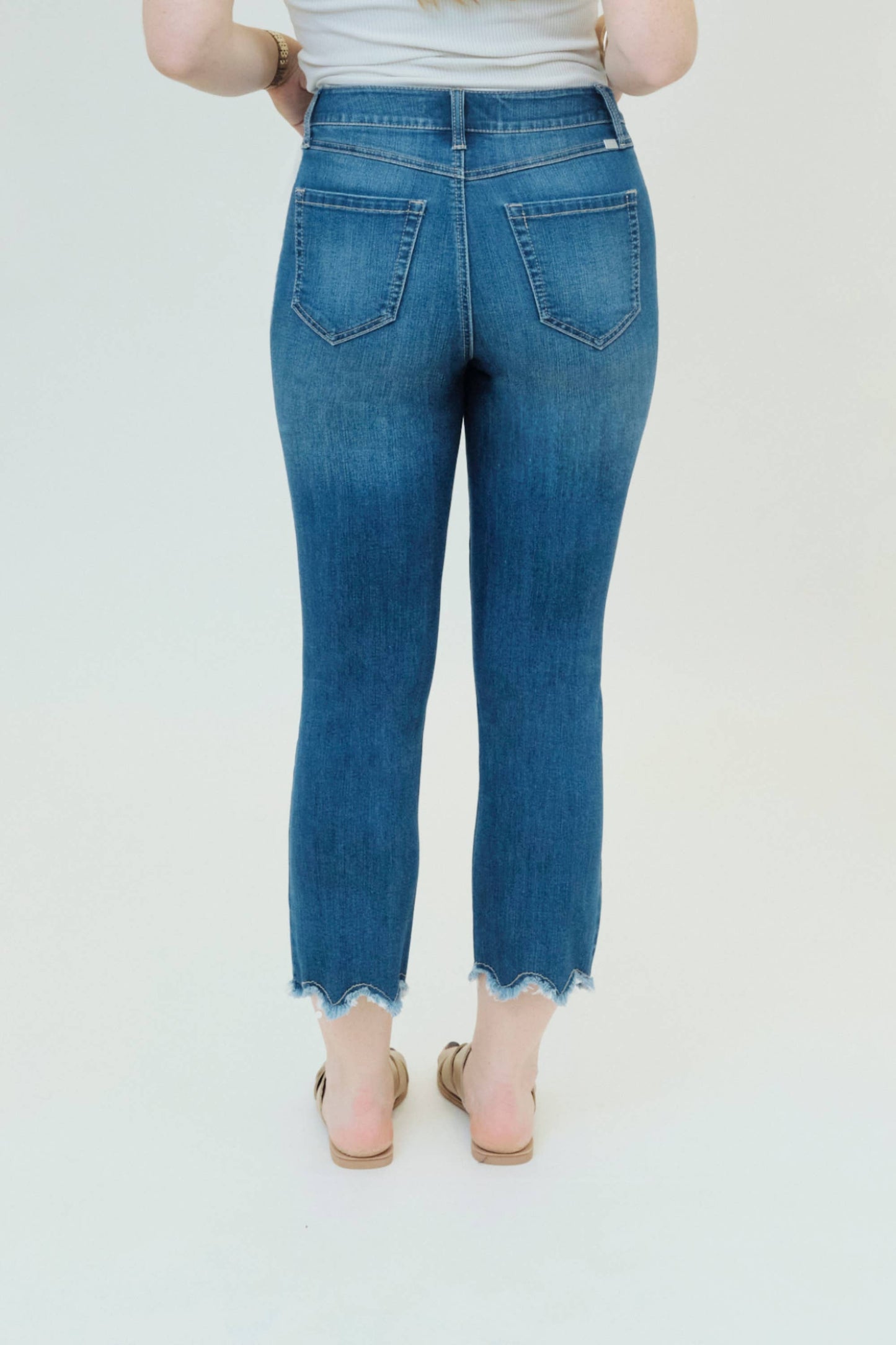 ACE 25" CROP/CAPRI SCALLOPED & FRAYED HEM