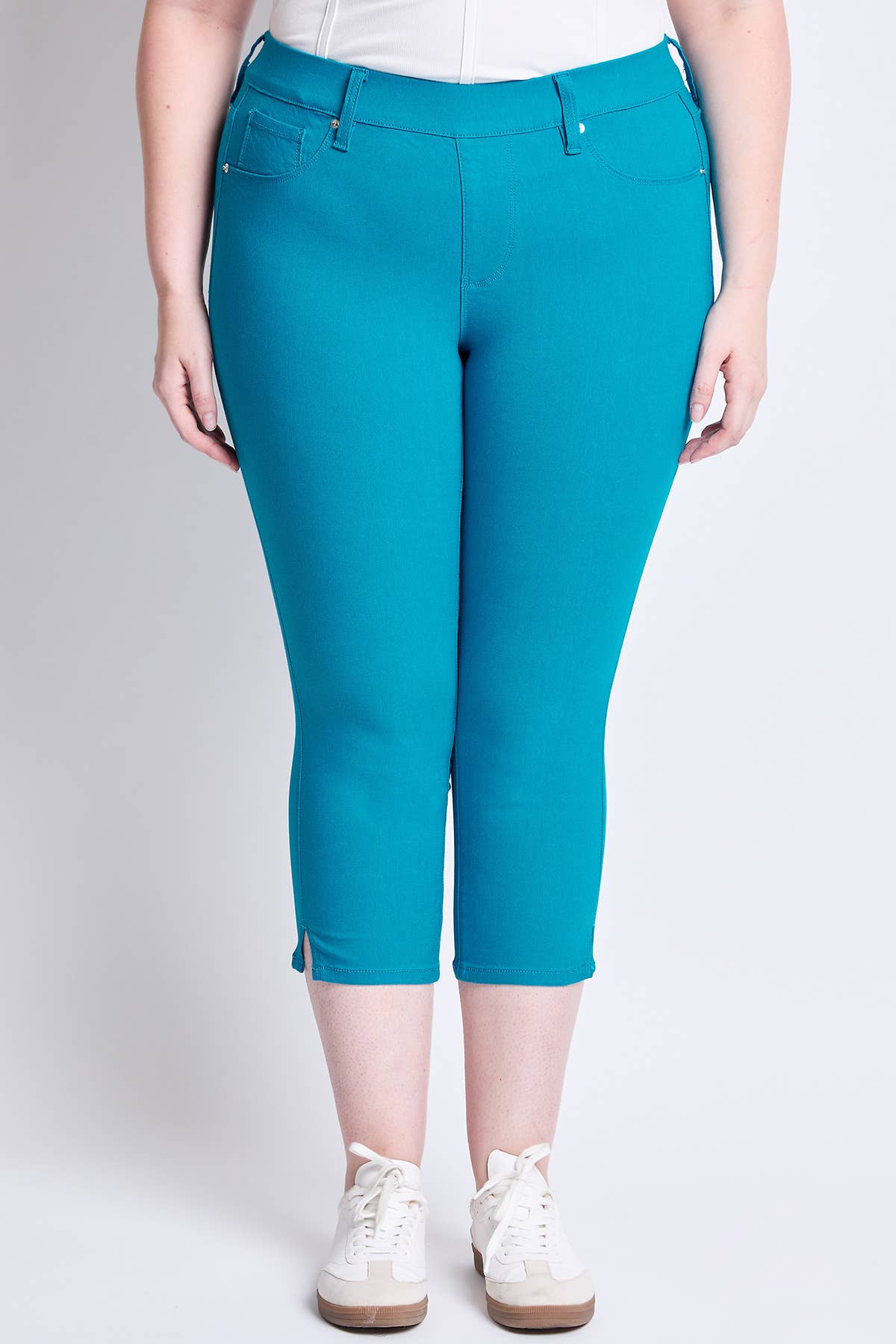 PLUS HYPERSTRETCH PULL ON CAPRI WITH SIDE SLIT / BLUE DIAMOND