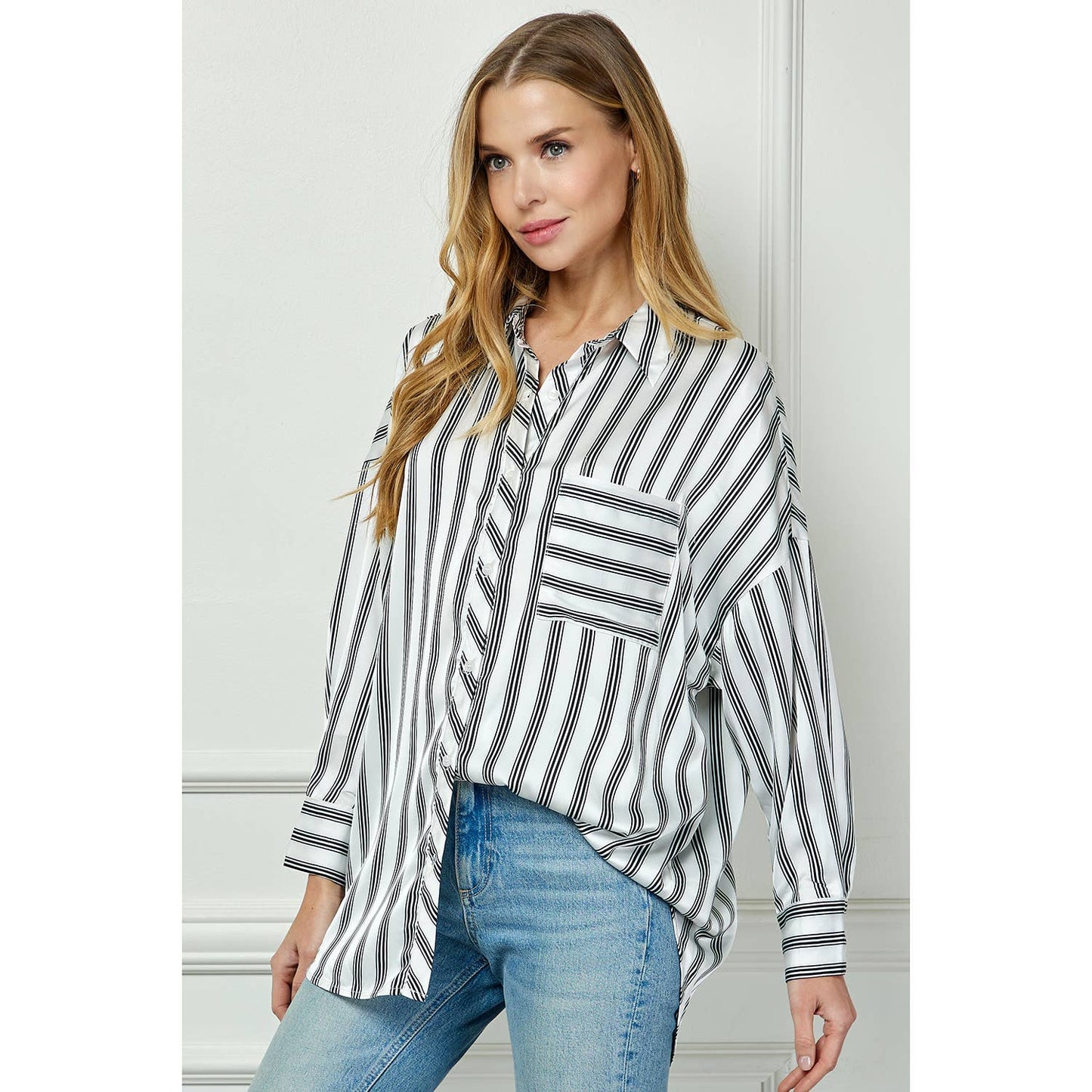 LUXE SATIN BOYFRIEND SHIRT: BLKIV