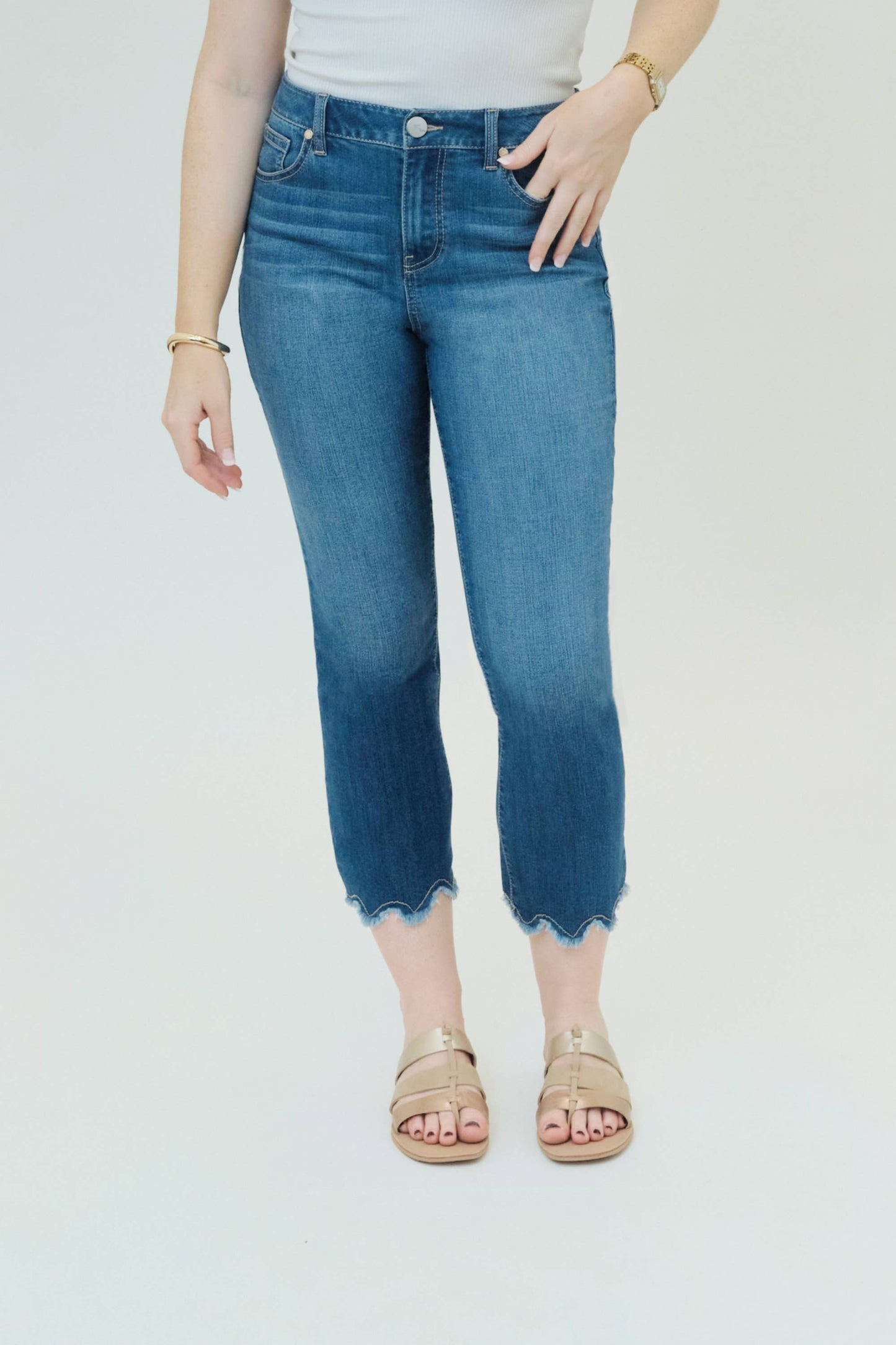 ACE 25" CROP/CAPRI SCALLOPED & FRAYED HEM