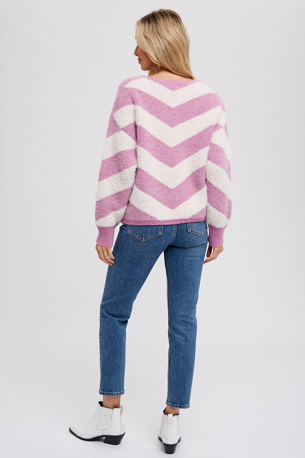 CHEVRON ROSE SWEATER