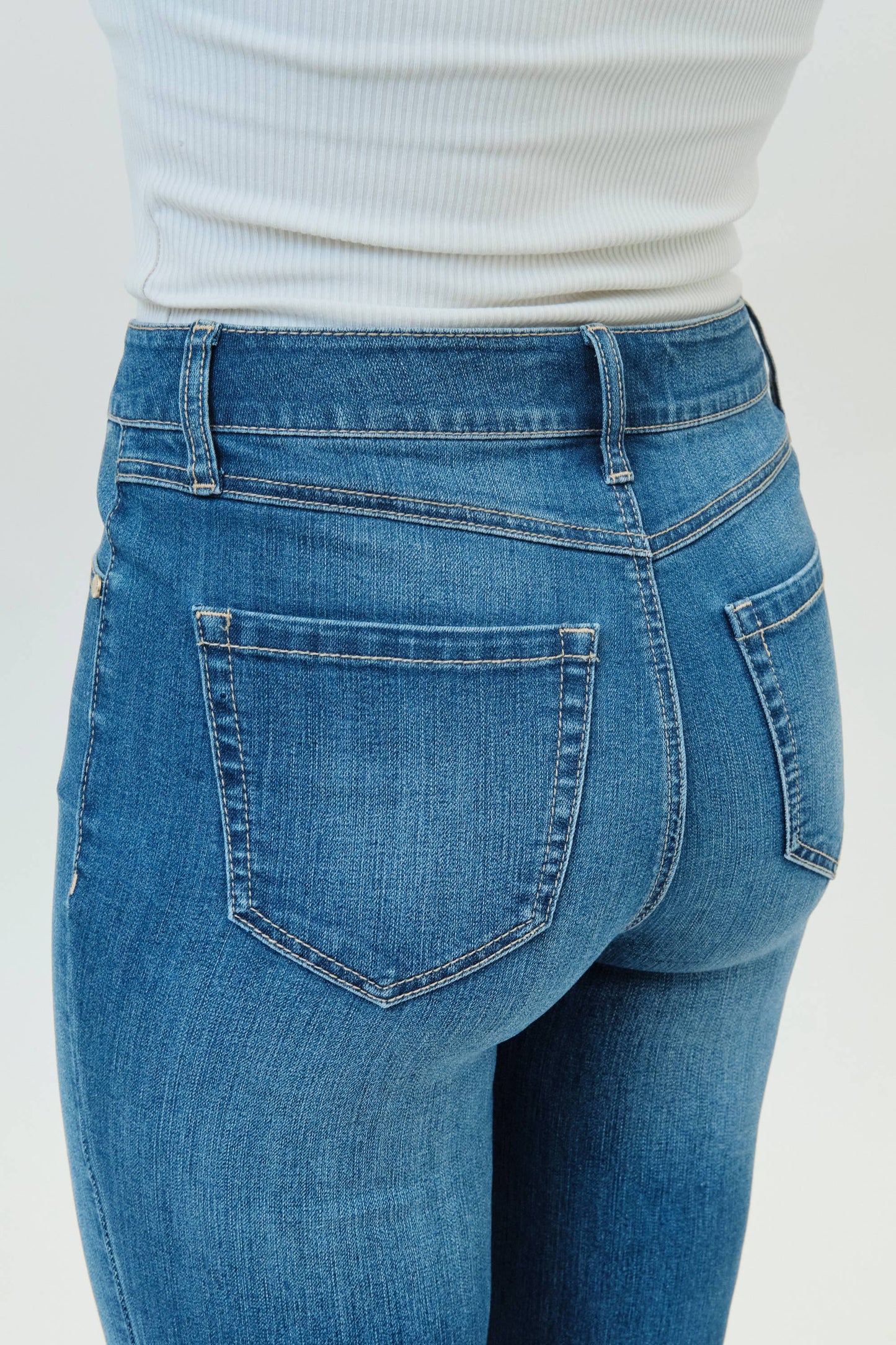 ACE 25" CROP/CAPRI SCALLOPED & FRAYED HEM