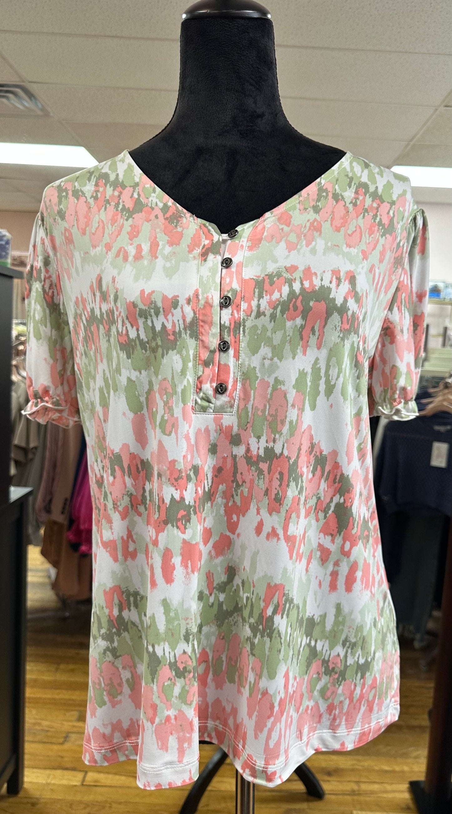 MISSY AND PLUS HIBISCUS SAGE TOP