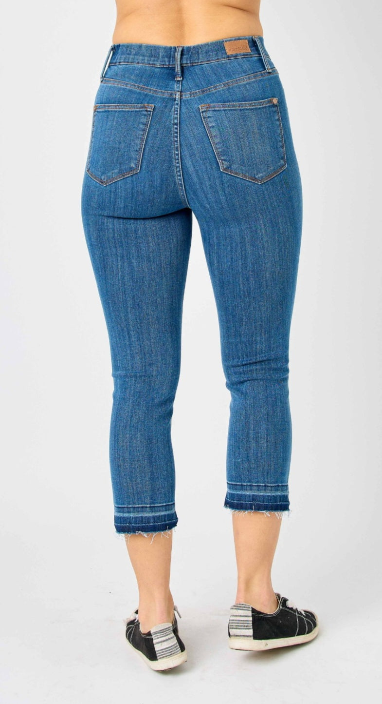 JUDY BLUE PULL ON DENIM CAPRI