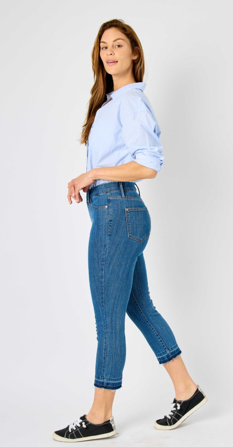 JUDY BLUE PULL ON DENIM CAPRI