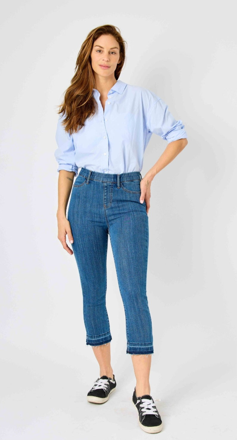 JUDY BLUE PULL ON DENIM CAPRI