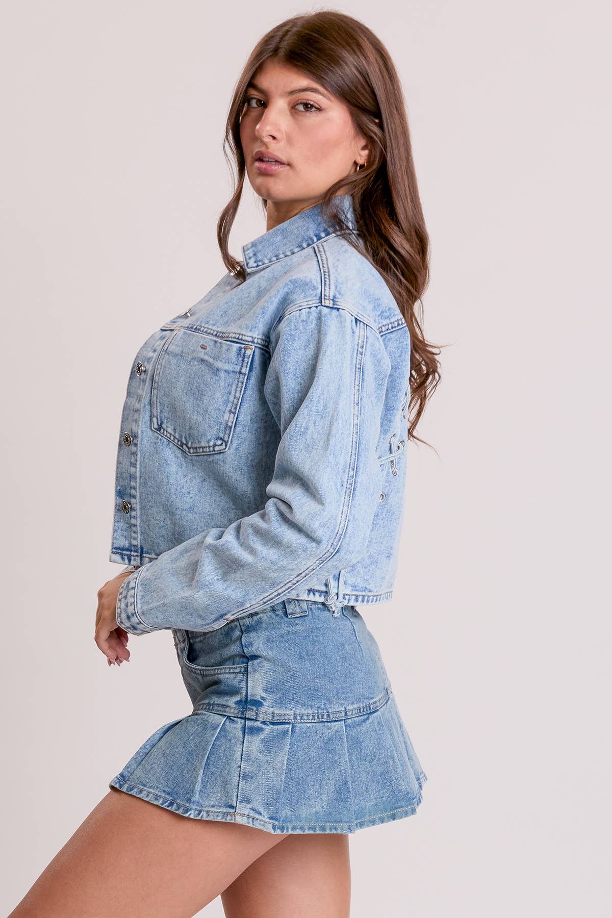 CROPPED LIGHTWASH DENIM JACKET