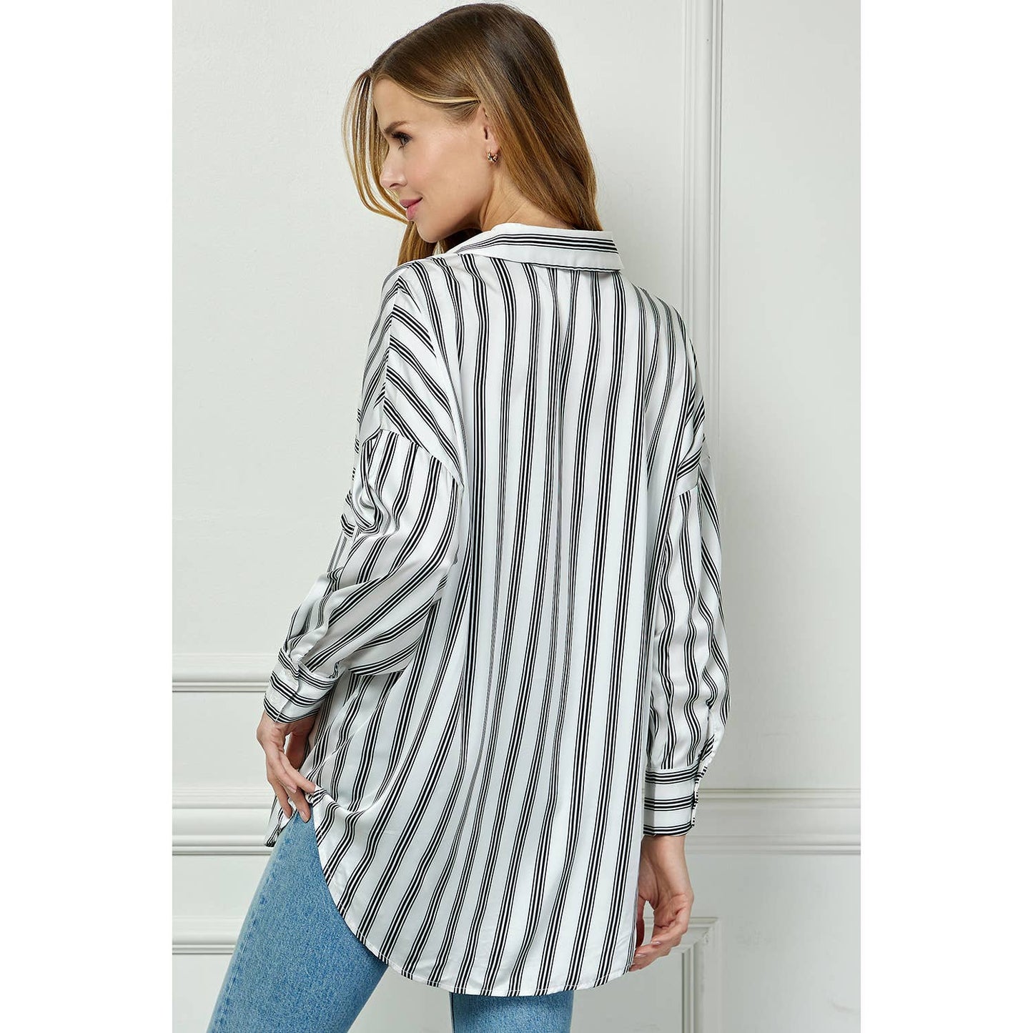 LUXE SATIN BOYFRIEND SHIRT: BLKIV