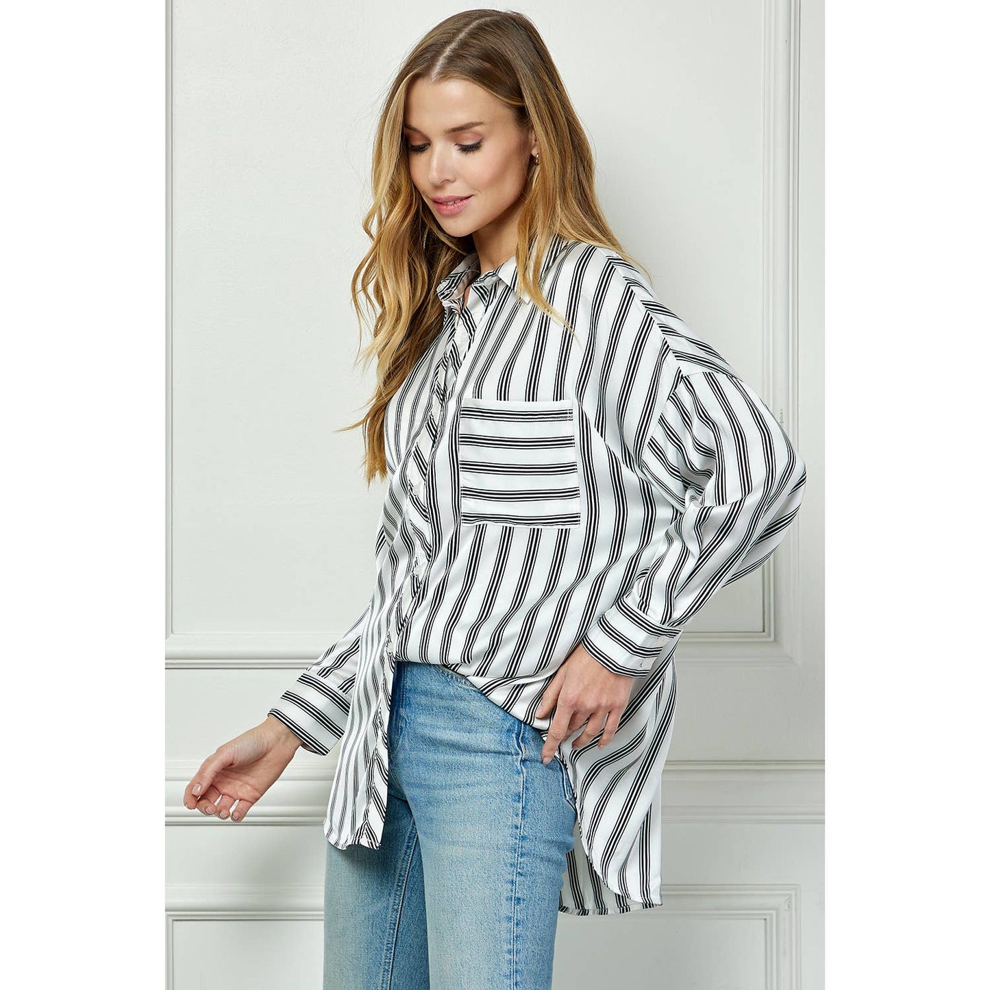 LUXE SATIN BOYFRIEND SHIRT: BLKIV