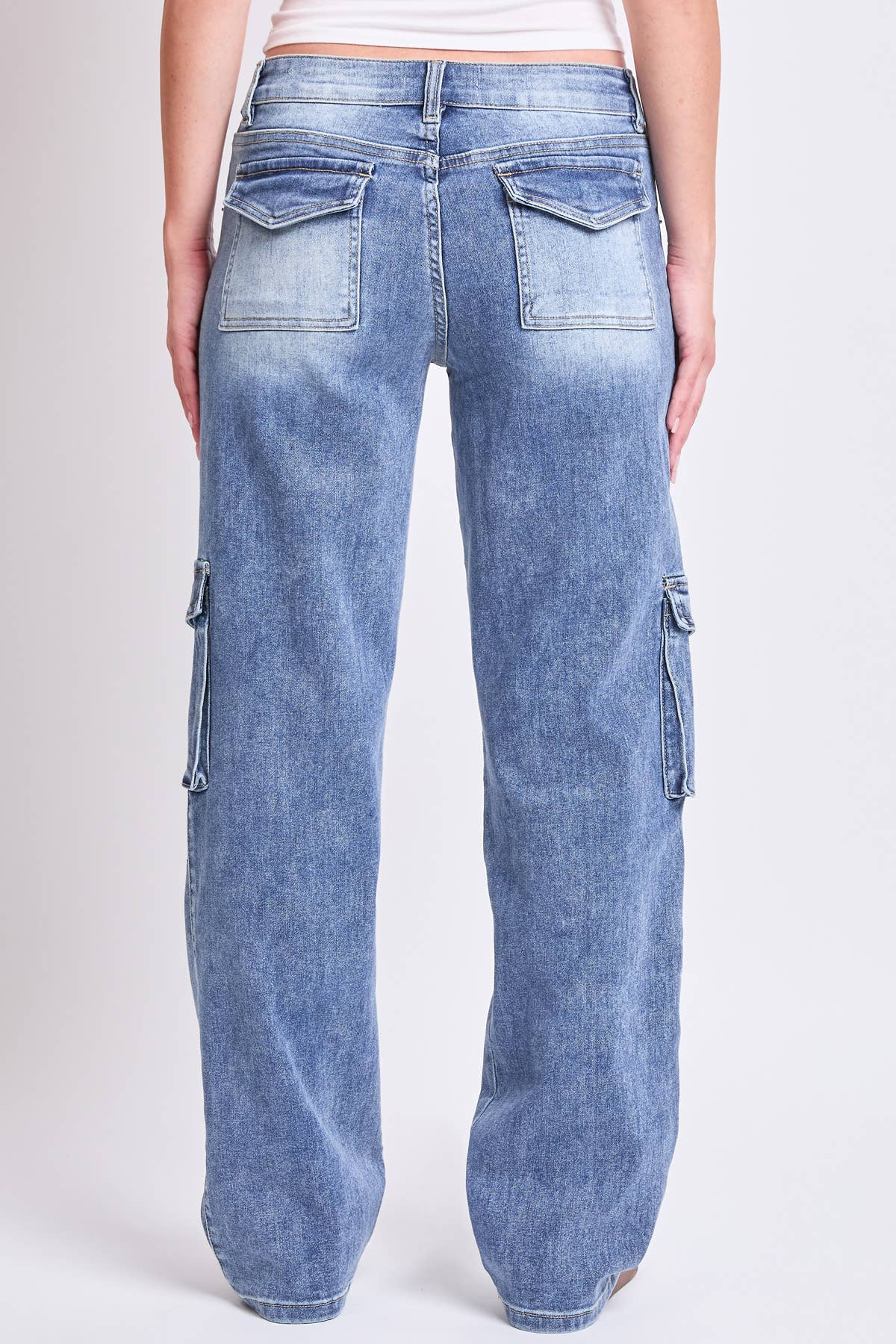 Junior High Rise Skater Straight Leg Cargo Jeans : Medium Wash