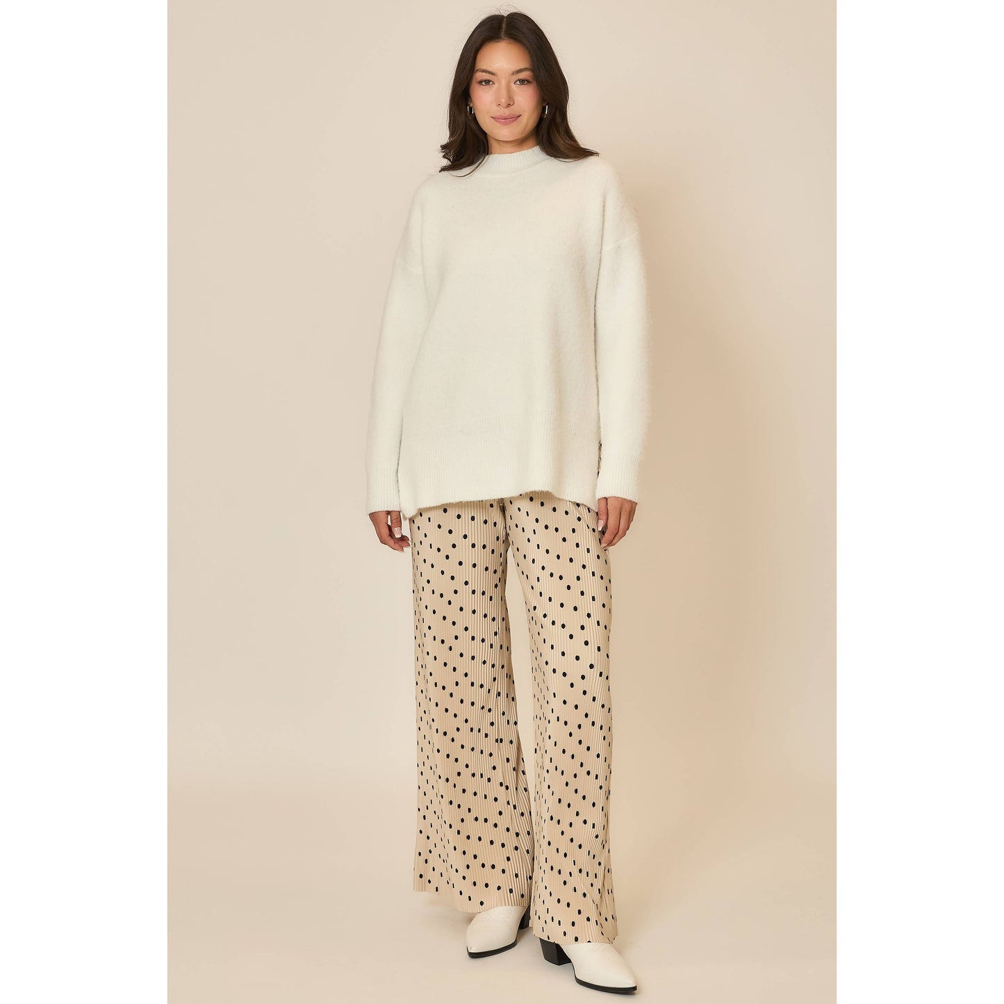 CREAM KNIT OVERSIZE SWEATER