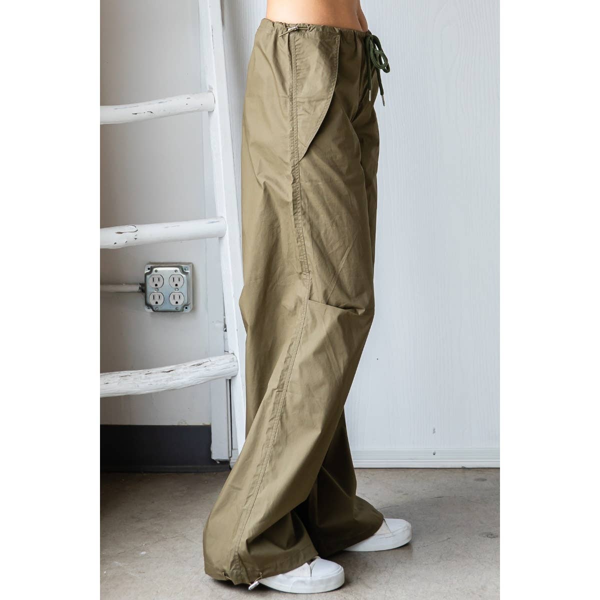 OLIVE PARACHUTE PANT