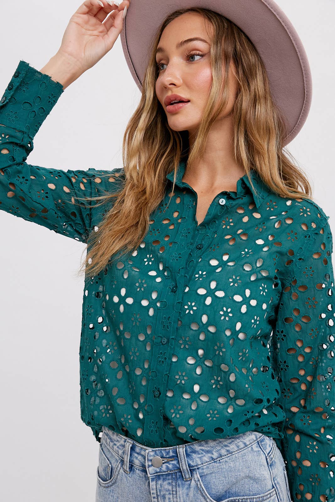 HUNTER EYELET LONG SLEEVE BUTTON DOWN
