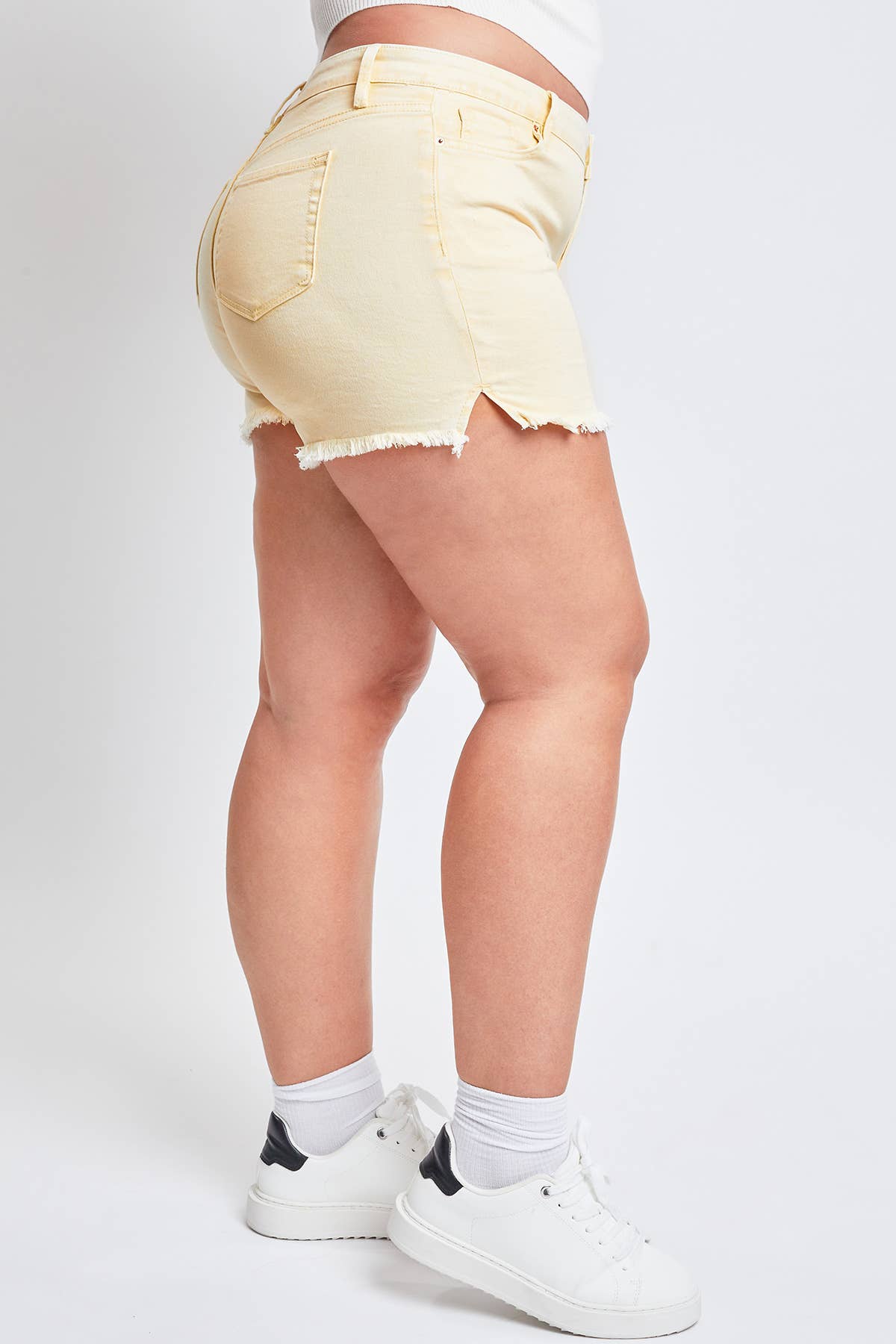 SIZE 18 LEMON CHIFFON JUNIOR PLUS FRAYED HEM SHORT