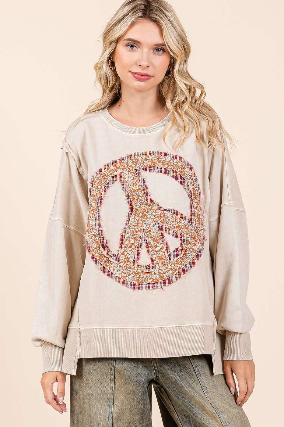 LATTE PEACE SIGN CREW NECK
