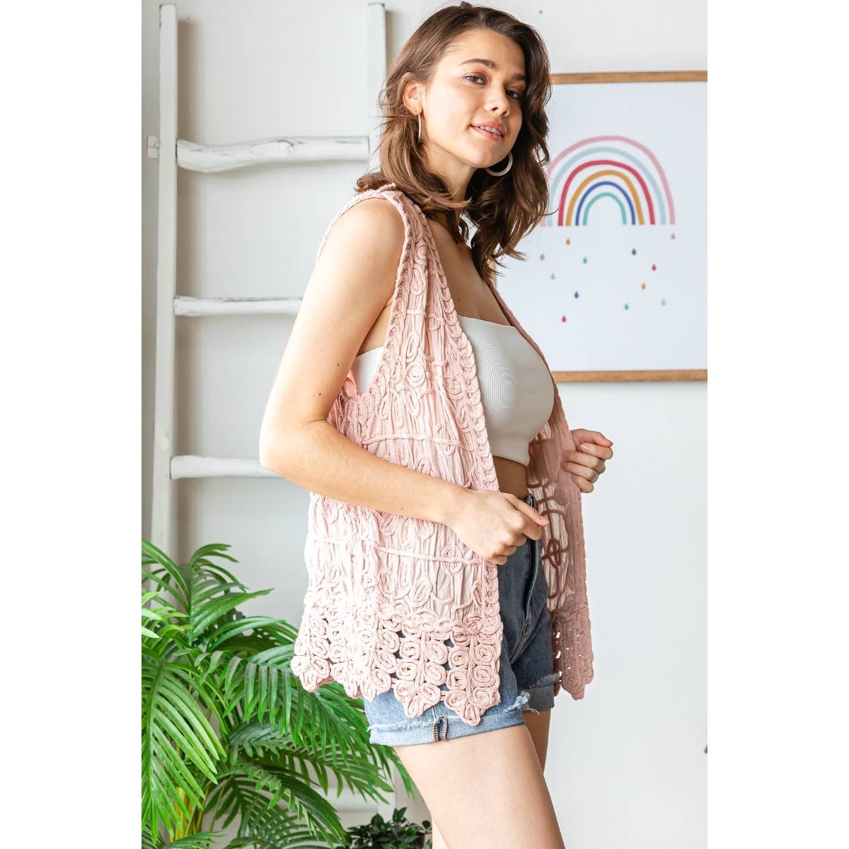 BLUSH EMBROIDERY VEST