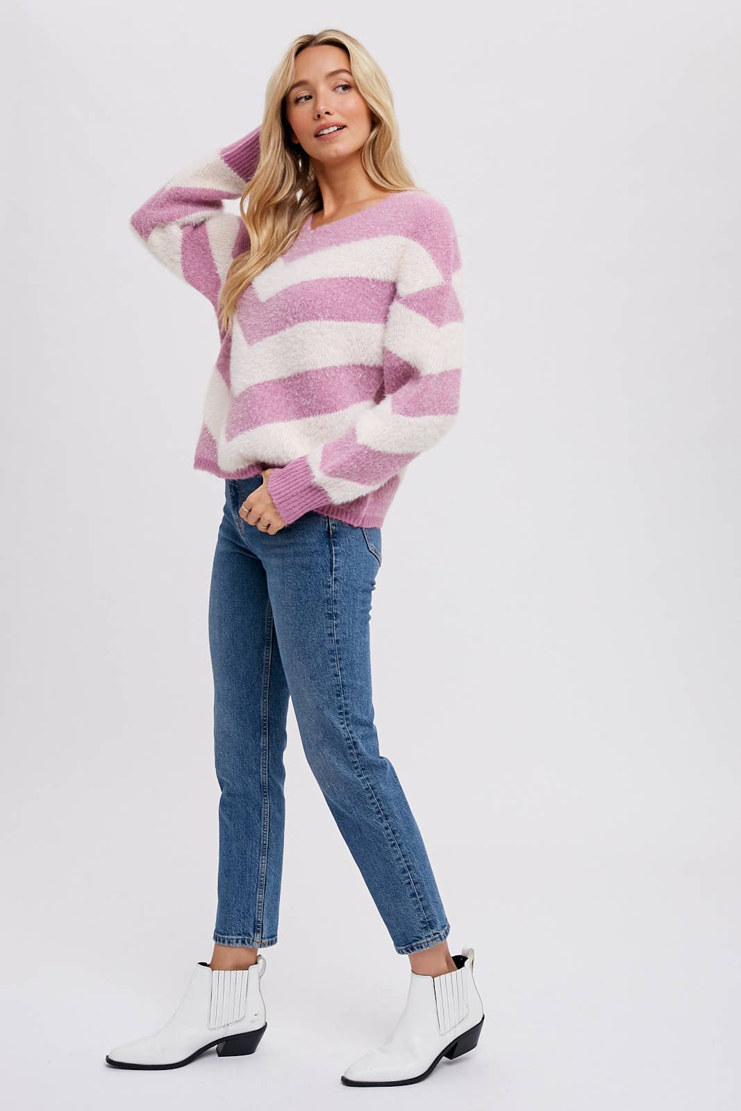 CHEVRON ROSE SWEATER