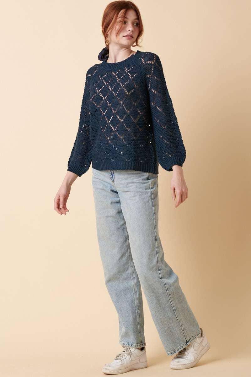 NAVY DIAMOND PATTERN SWEATER