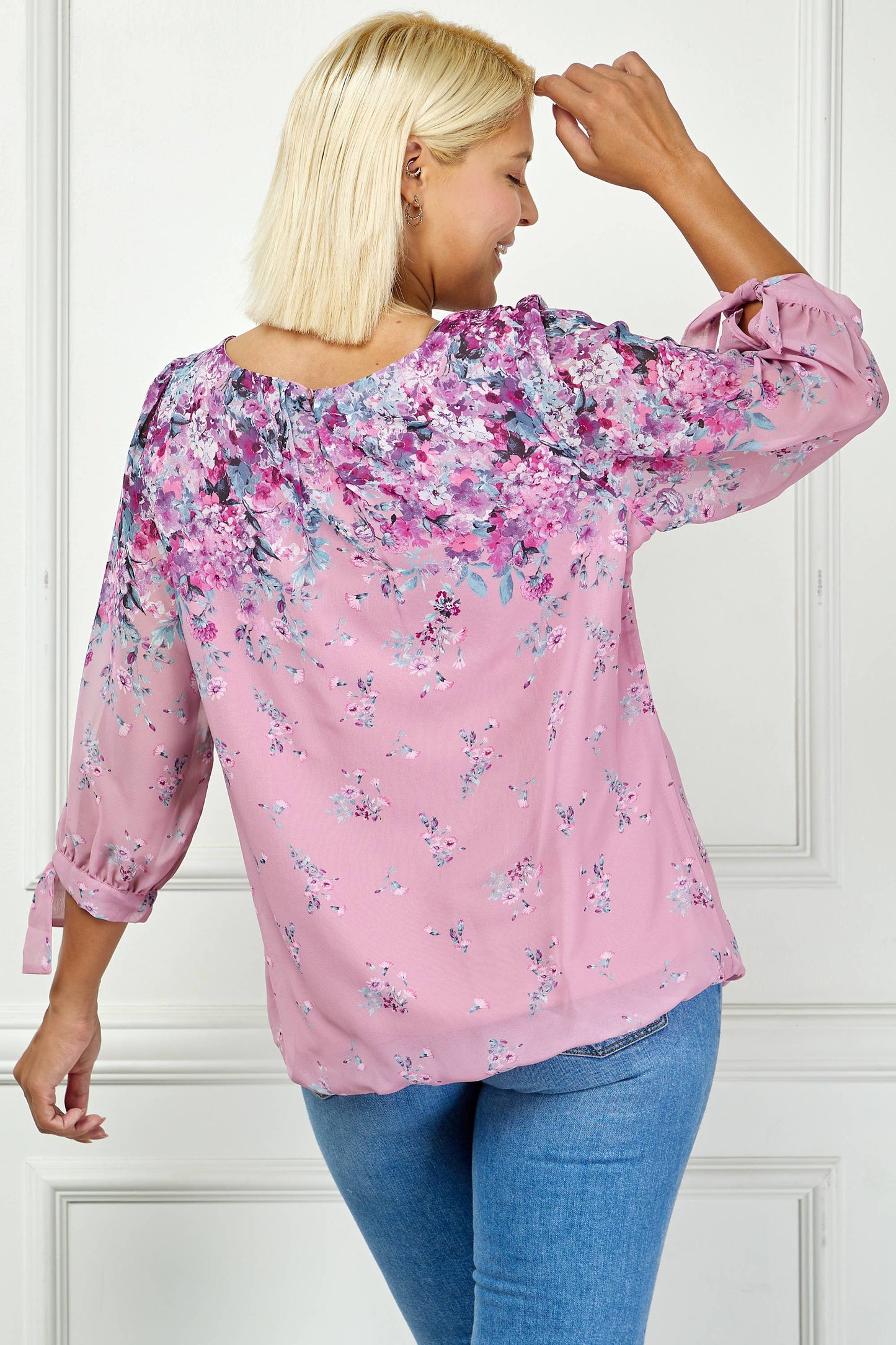 PLUS SOFT ROMANCE FLORAL BLOUSE