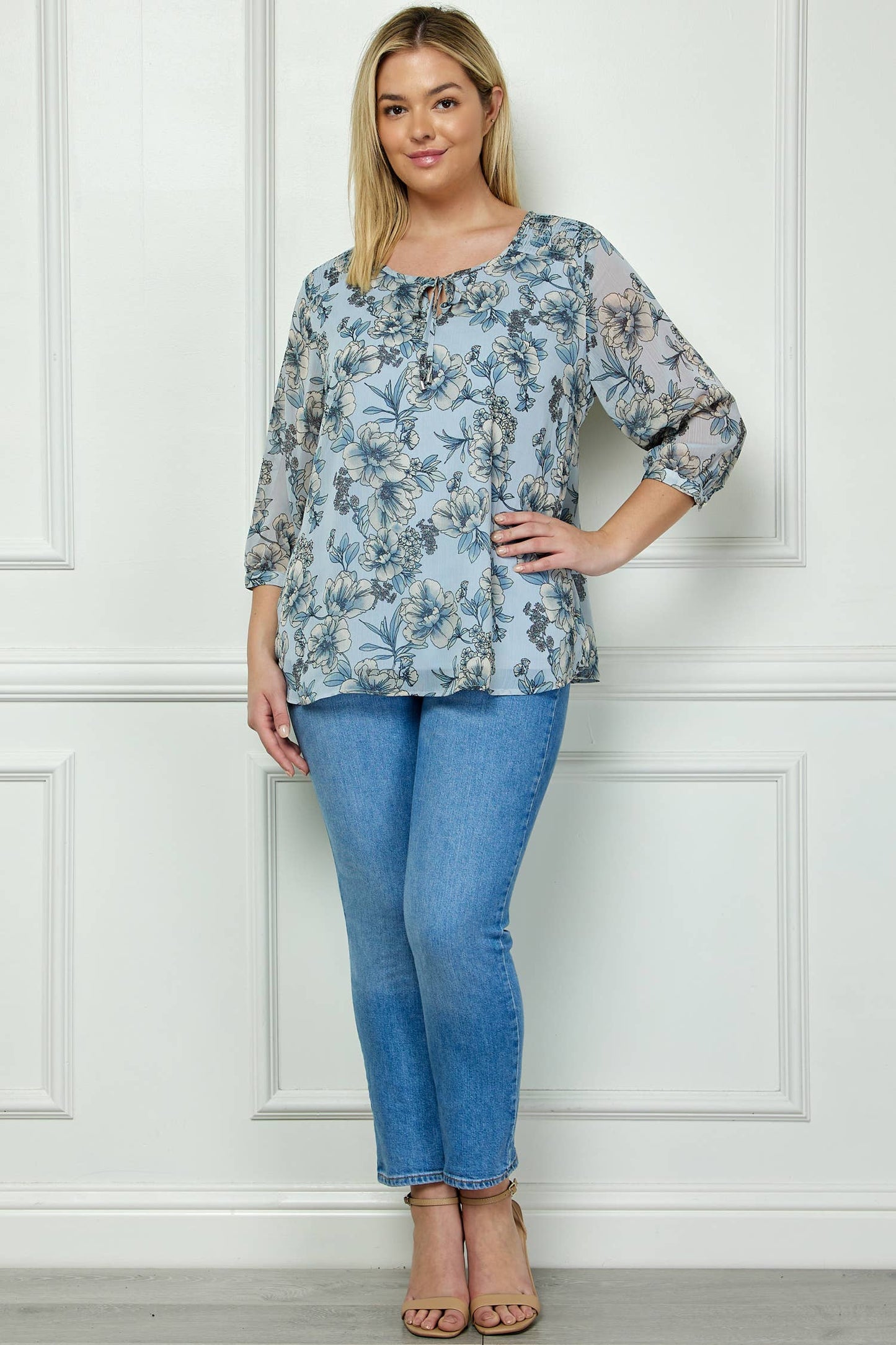 PLUS SIZE CUFF SLEEVE FLORAL BLOUSE: Blue/Black/Cream