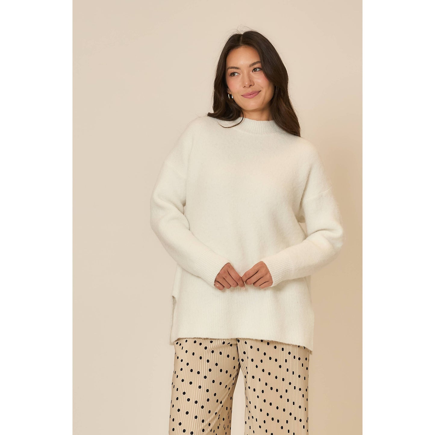 CREAM KNIT OVERSIZE SWEATER