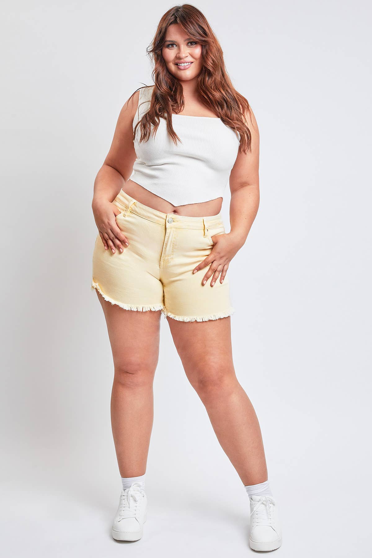 SIZE 18 LEMON CHIFFON JUNIOR PLUS FRAYED HEM SHORT