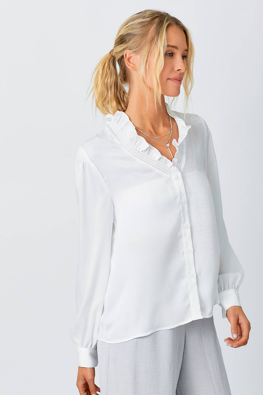 WHITE RUFFLED COLLAR BLOUSE