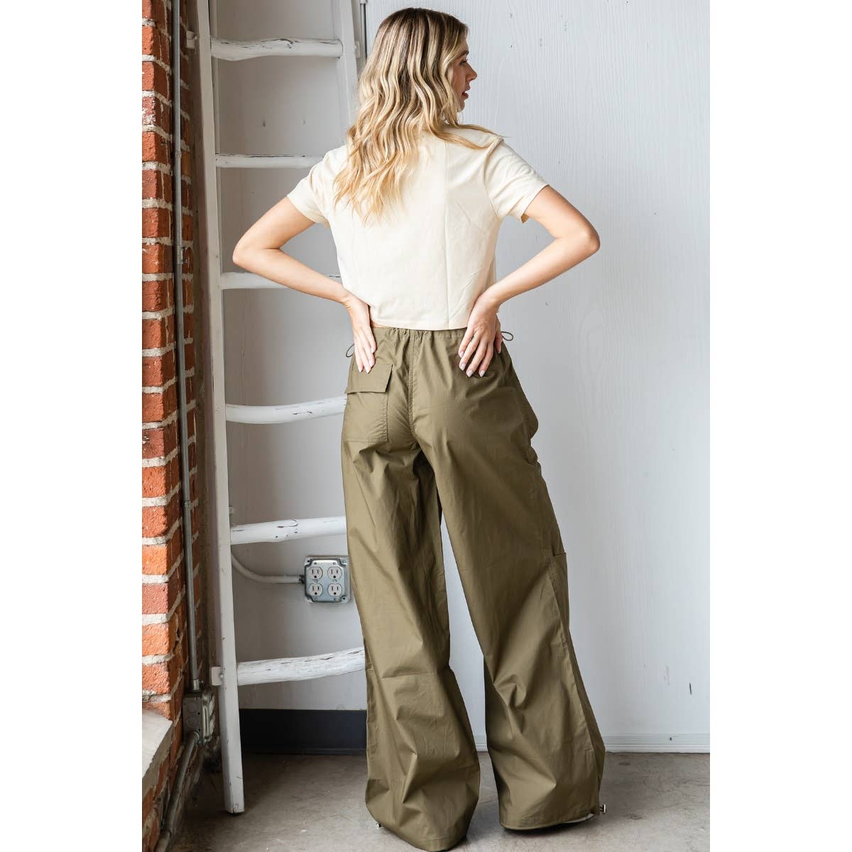 OLIVE PARACHUTE PANT