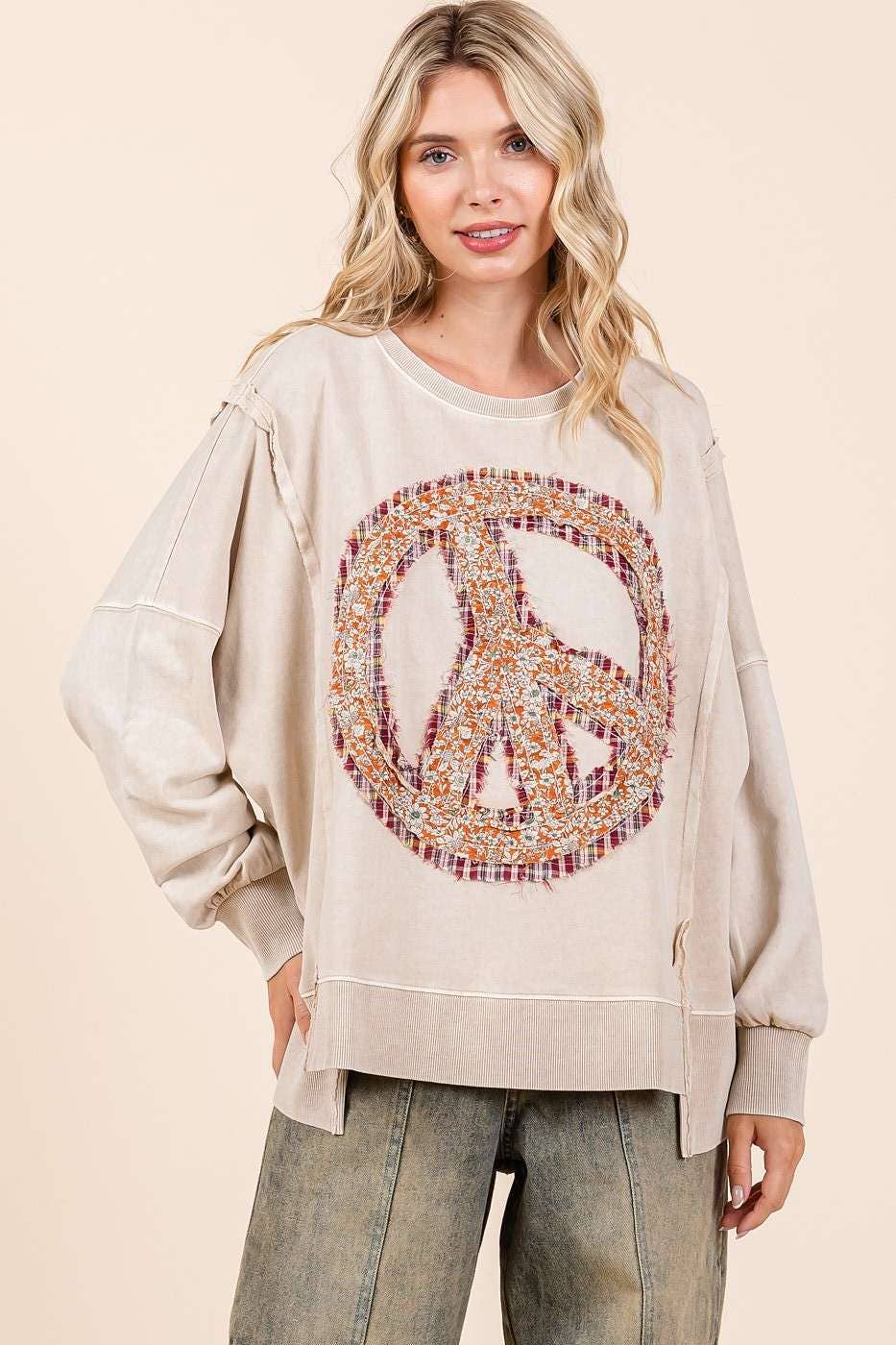 LATTE PEACE SIGN CREW NECK