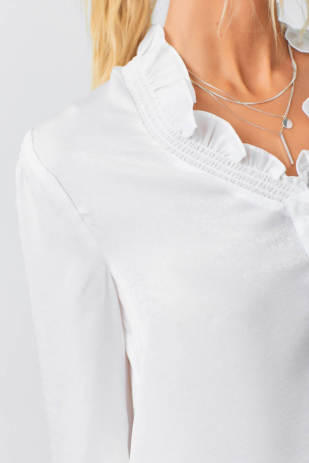 WHITE RUFFLED COLLAR BLOUSE