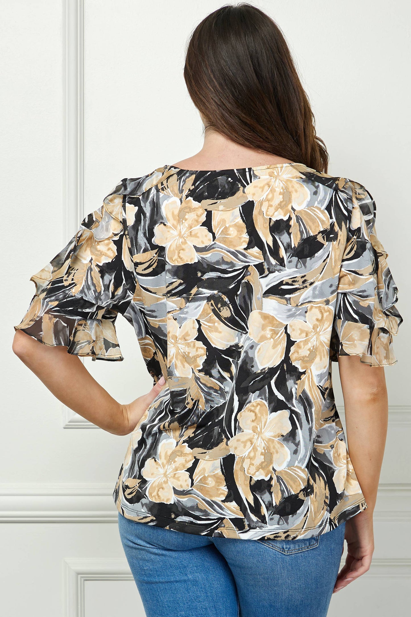 PLUS SIZE BOATNECK TOP WITH RUFFLE SLEEVES : BLKIV