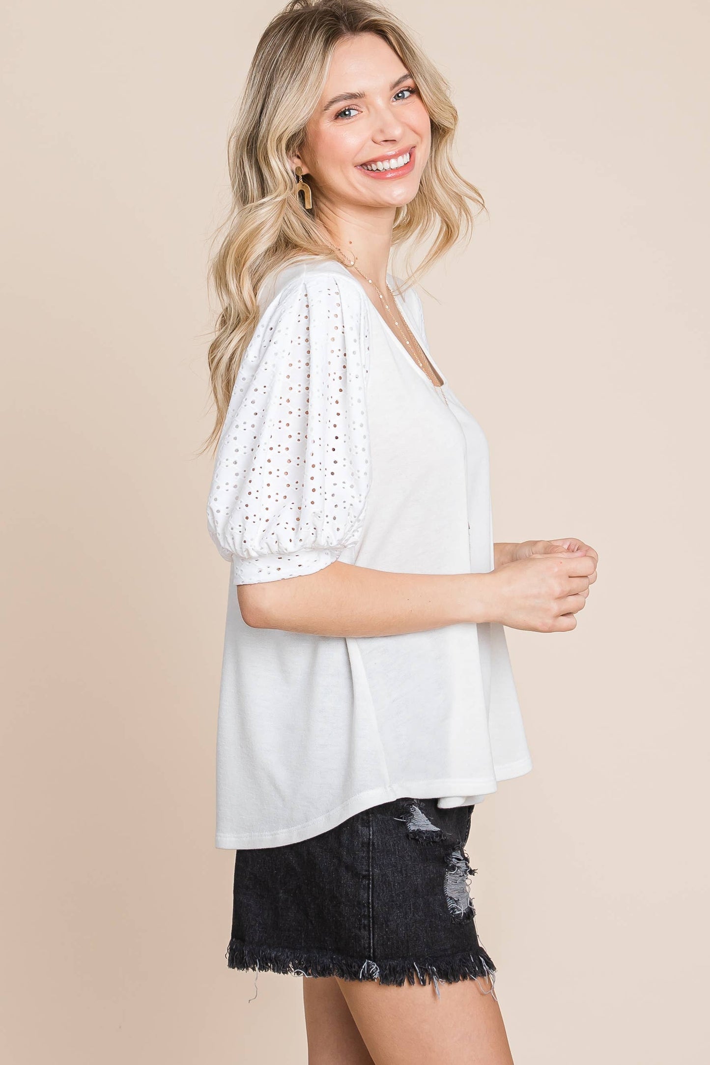 PLUS IVORY EYELET BUBBLE SLEEVE