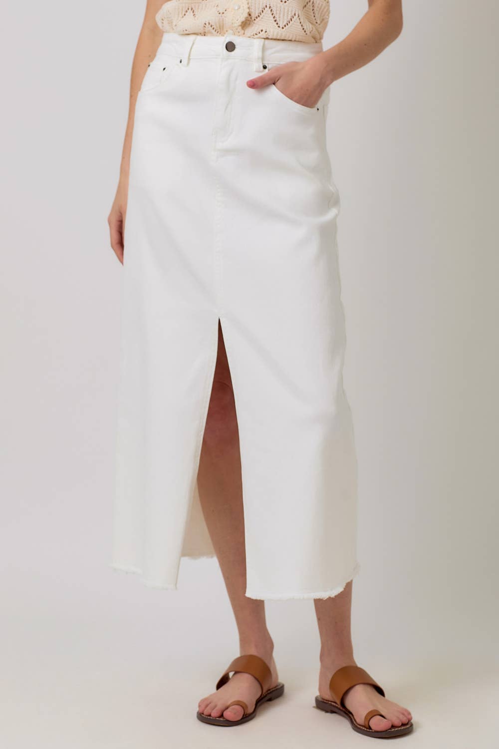 EGGSHELL FRONT SLIT SKIRT