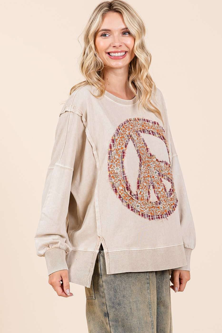 LATTE PEACE SIGN CREW NECK