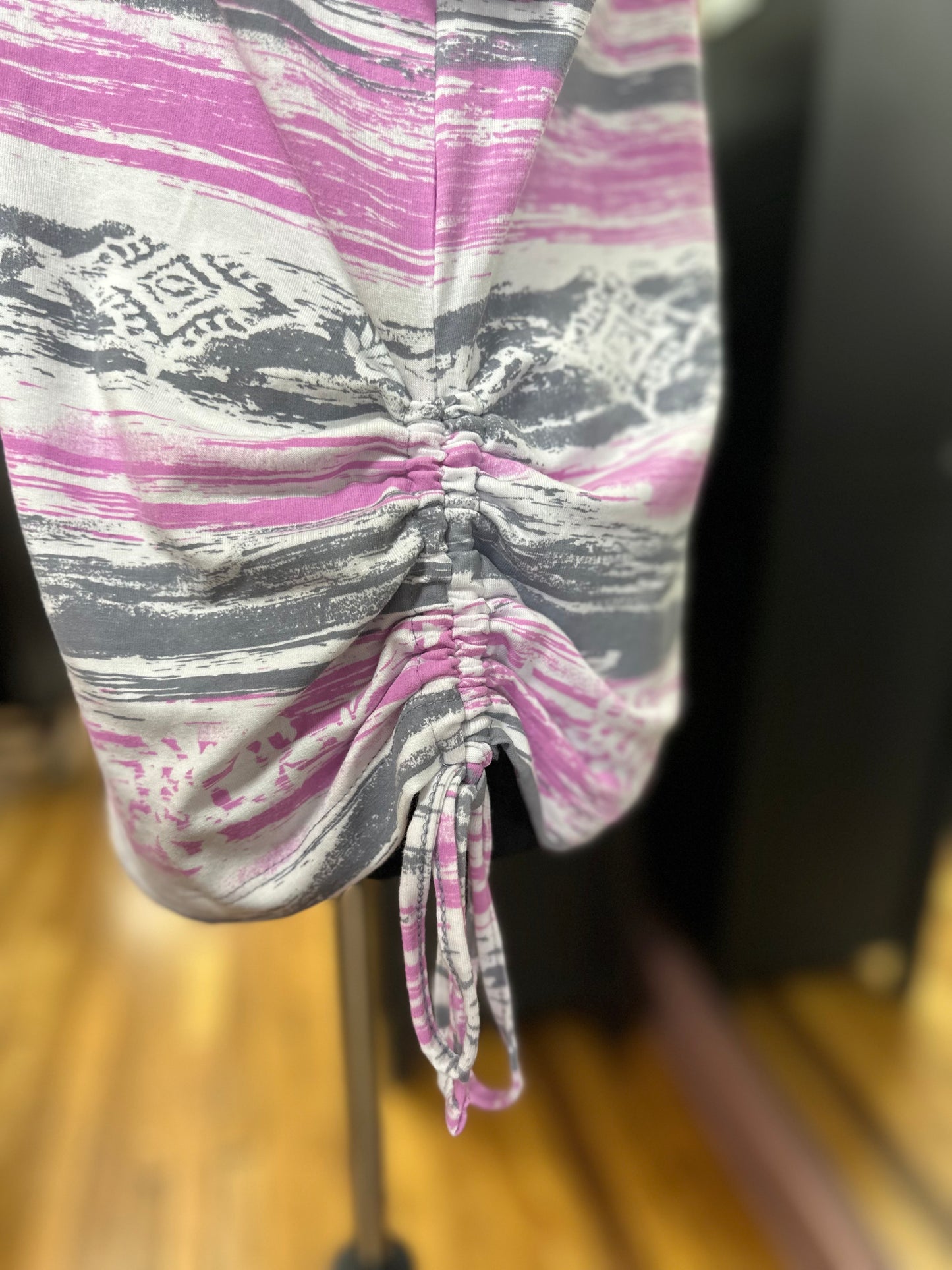 MISSY AND PLUS VALENTINO TOP