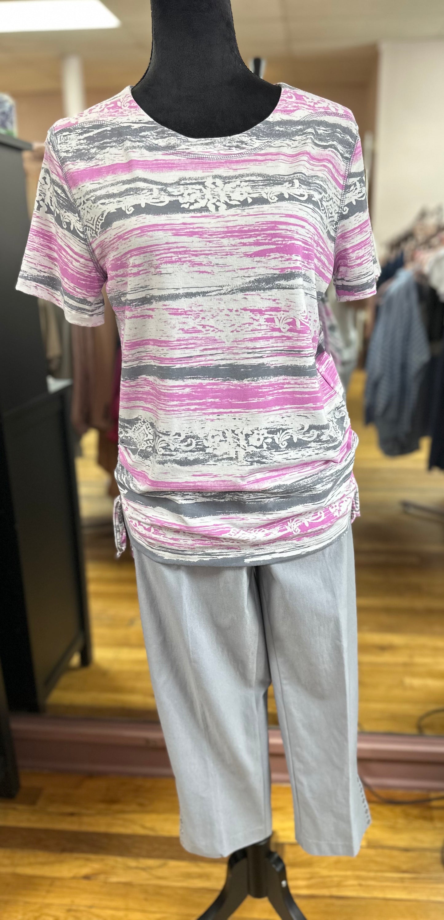 MISSY AND PLUS VALENTINO TOP