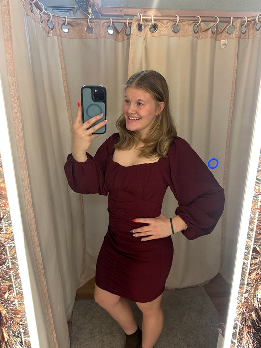 WINE CINCHED MINI DRESS