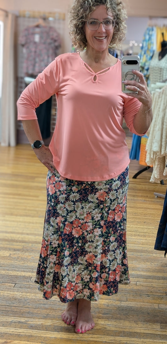 MISSY AND PLUS 3/4 SLEEVE HIBISCUS JEWEL TOP