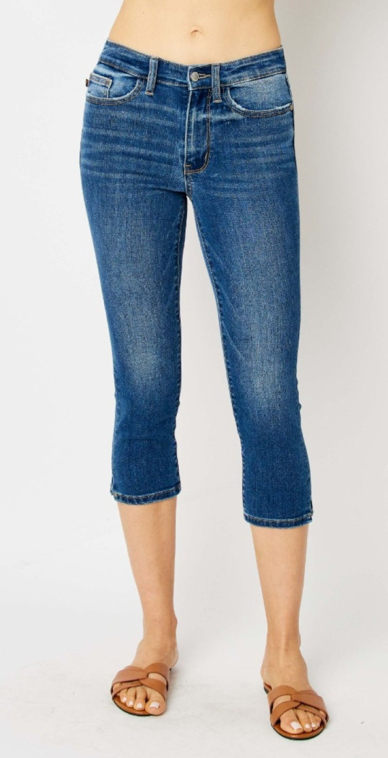 PLUS MIDRISE DENIM CAPRI