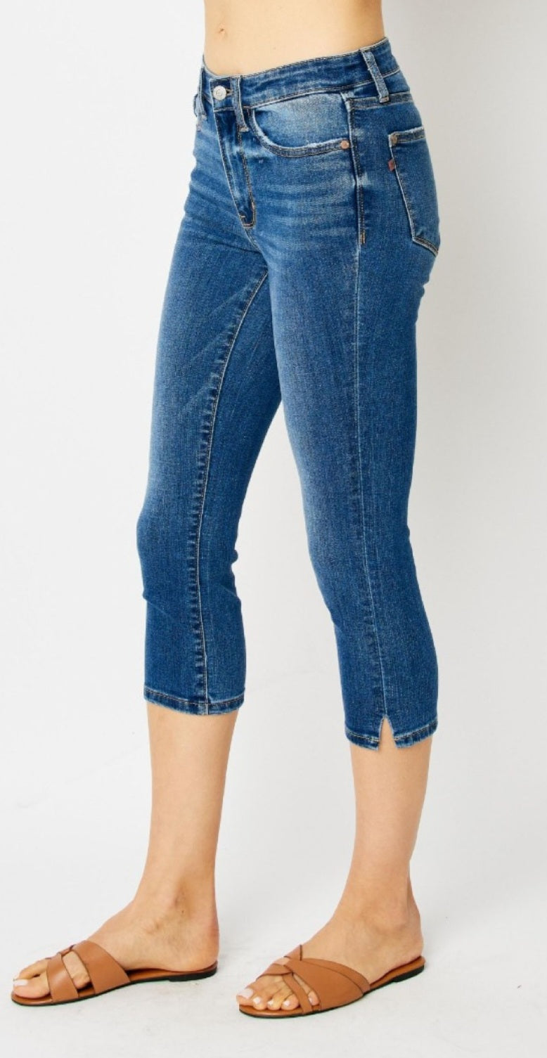 PLUS MIDRISE DENIM CAPRI