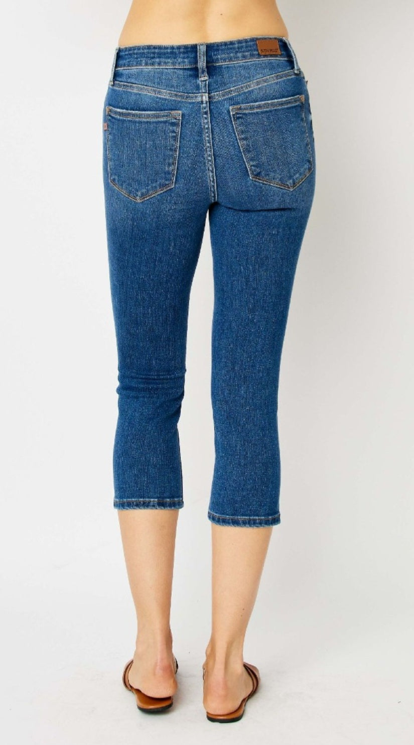 PLUS MIDRISE DENIM CAPRI