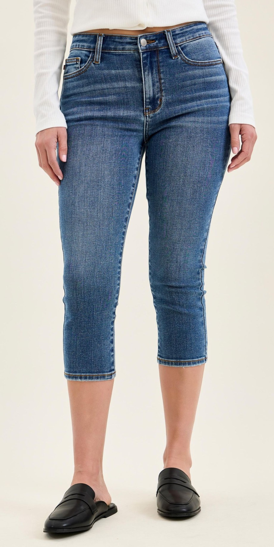 JUDY BLUE MID RISE CAPRI MISSY & PLUS