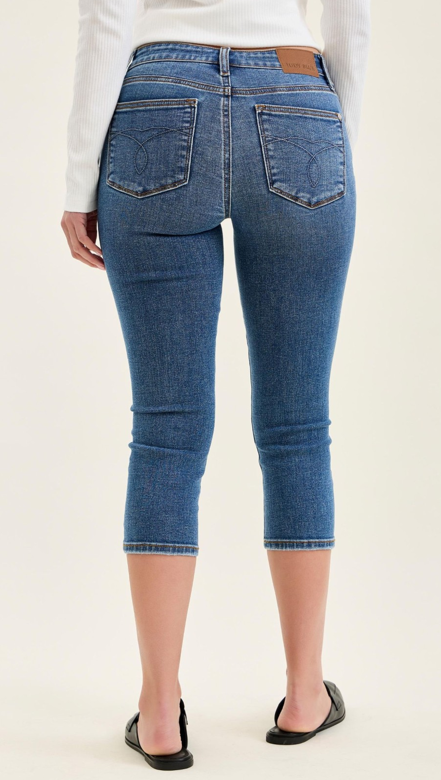 JUDY BLUE MID RISE CAPRI MISSY & PLUS