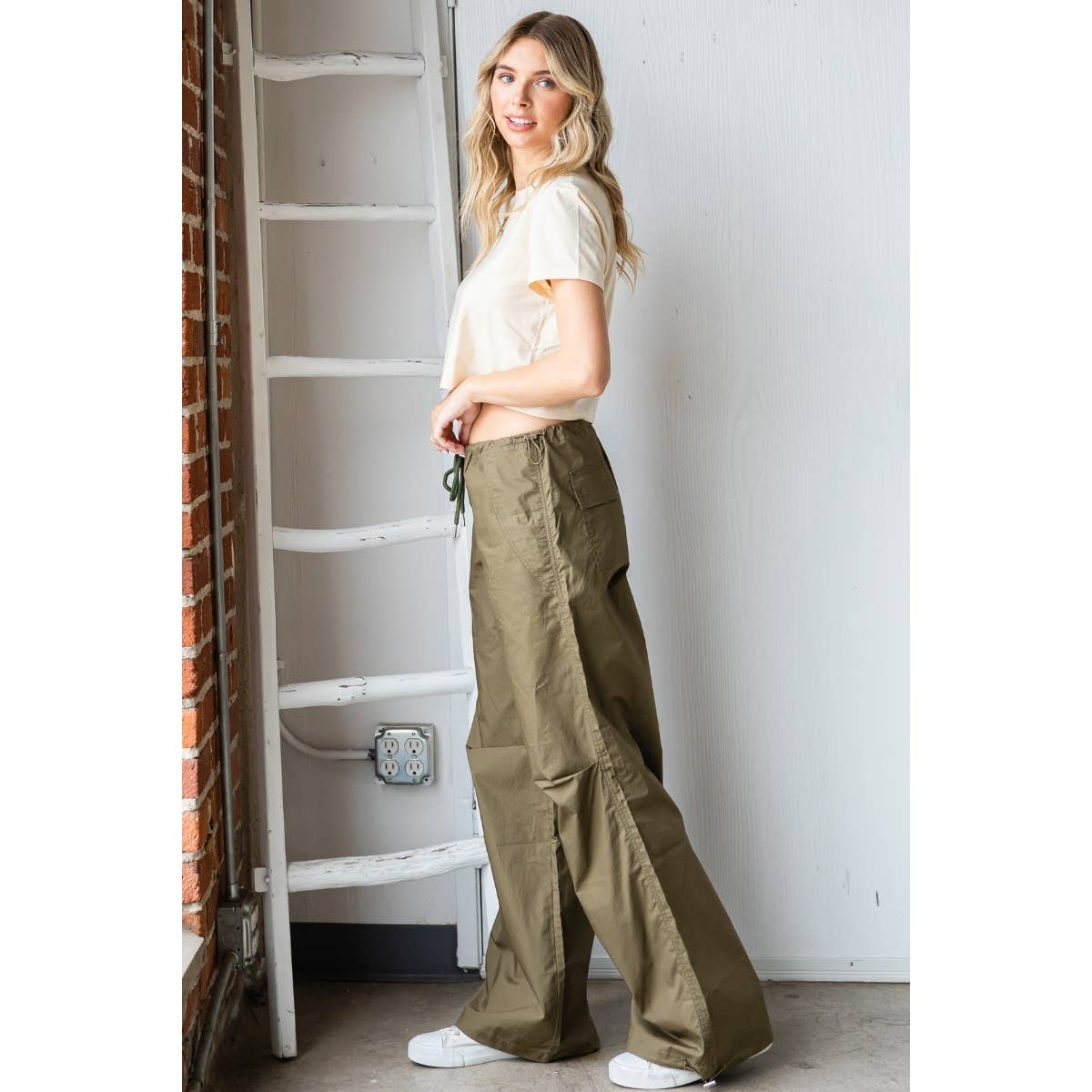 OLIVE PARACHUTE PANT