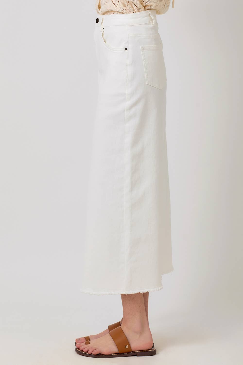 EGGSHELL FRONT SLIT SKIRT