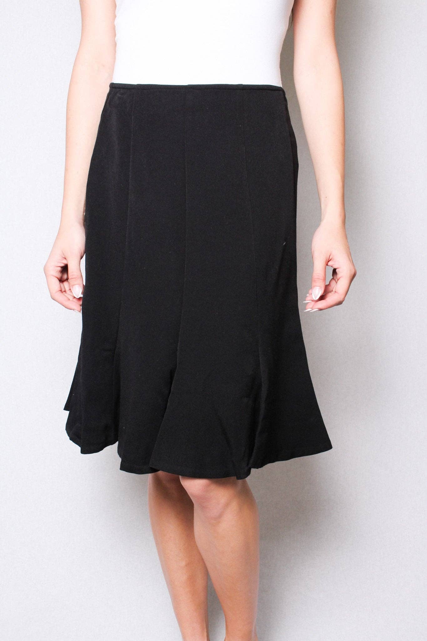 BLACK PLEATED SKIRT