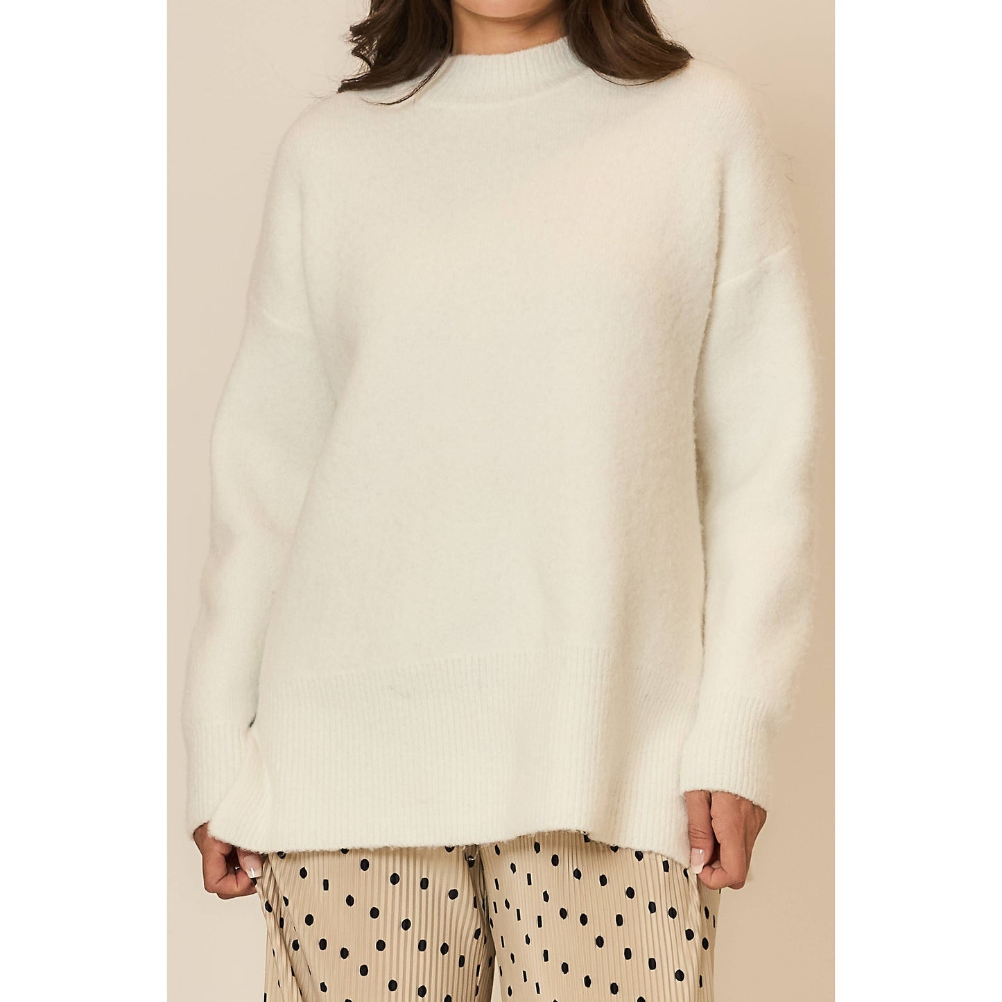 CREAM KNIT OVERSIZE SWEATER